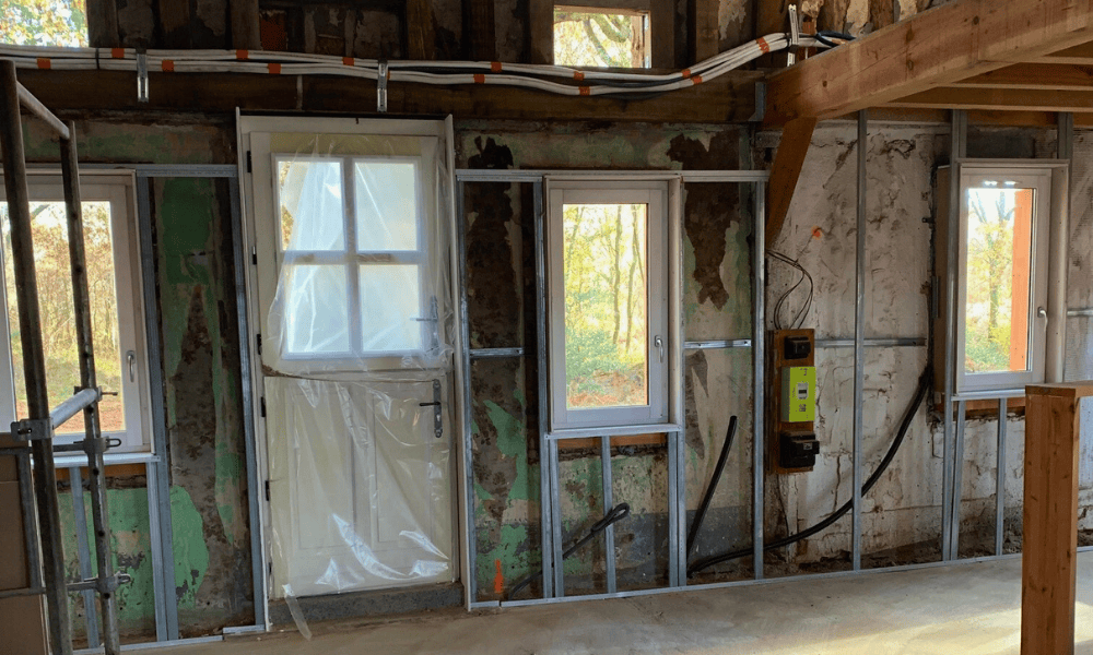 Isolation des murs par l'intérieur avec les rails en aluminium à Dax
